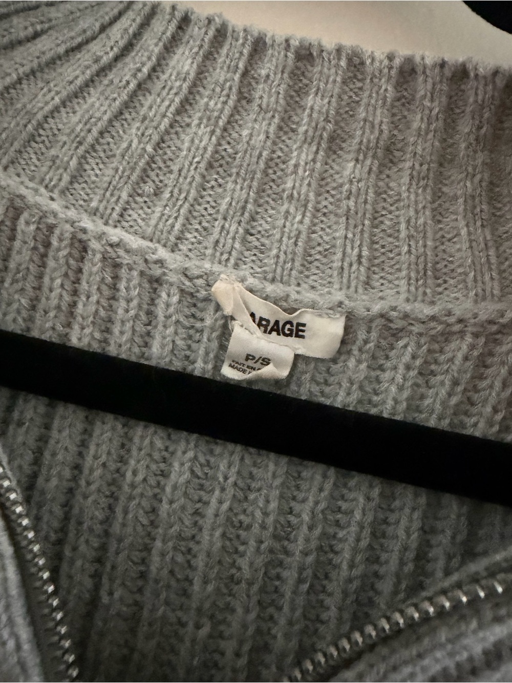 Cropped Rib‑Knit Half‑Zip Sweater - Gray - Picture 3 of 3